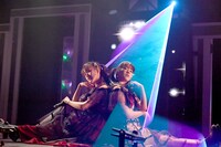 左から希山愛、蒼井りるあ。