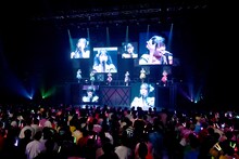 「ばってん少女隊年末公演～今宵はヒナタのジングルベル～」の様子。