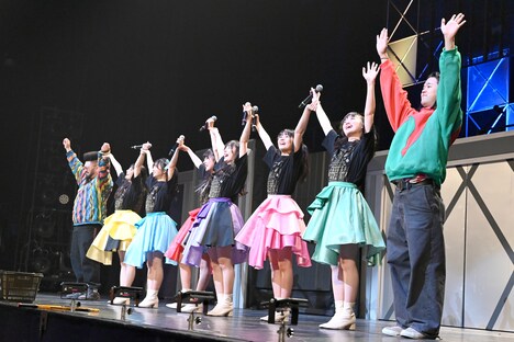 「ばってん少女隊年末公演~今宵はヒナタのジングルベル~」の様子。