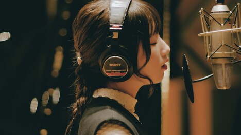 上野優華「First Love」ミュージックビデオより。