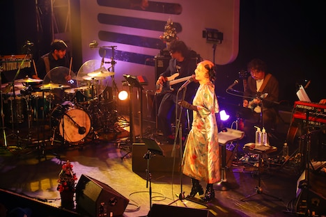 「土岐麻子～X'MAS LIVE 2023 Ring the Bell～」の様子。（Photo by SUSIE）
