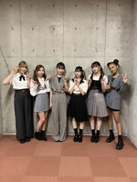 Little Glee Monster (c)TBS