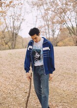 「50周年記念さだまさし×JOURNAL STANDARDスペシャルコラボTシャツ」着用イメージ