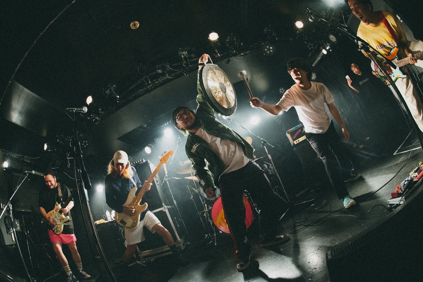 「ライブナタリー “DENIMS × TENDOUJI”」アンコールの様子。（撮影：町田千秋）