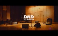 レトロリロン「DND」ミュージックビデオのサムネイル。