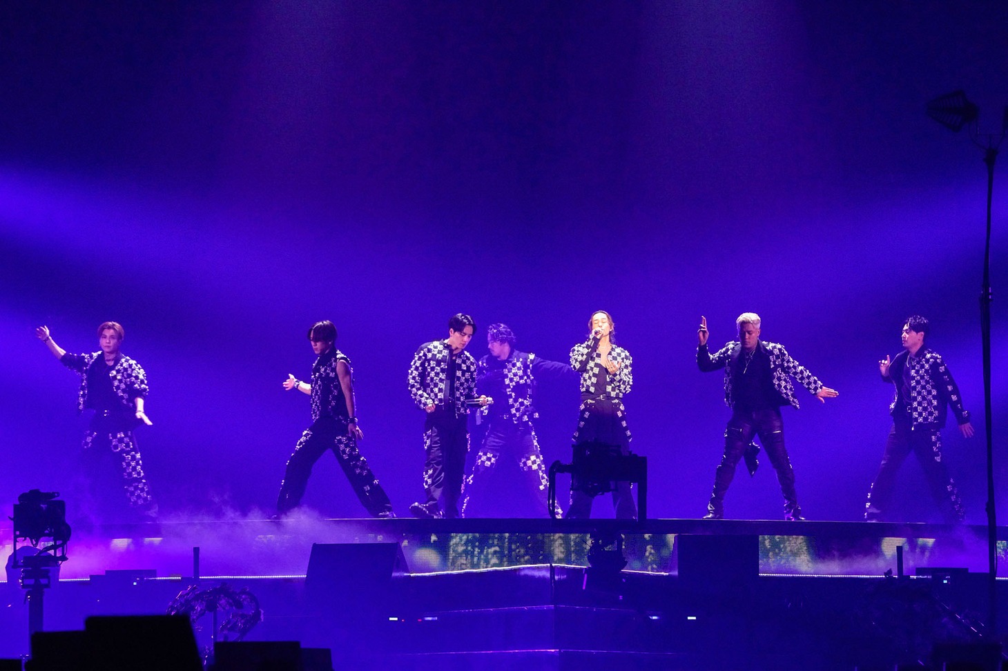 「三代目 J SOUL BROTHERS PRESENTS "JSB LAND"」大阪・京セラドーム大阪公演の様子。（写真提供：LDH JAPAN）