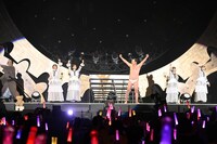 ももいろクローバーZととにかく明るい安村。