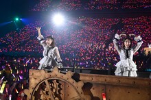 左から高城れに、玉井詩織。