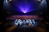 SUPER★DRAGONとBLUE。（撮影：笹森健一）