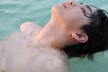 岩橋玄樹1st写真集「Labneh」より。(c)Rasha Mosa / 岩橋玄樹1st写真集「Labneh」（講談社）より