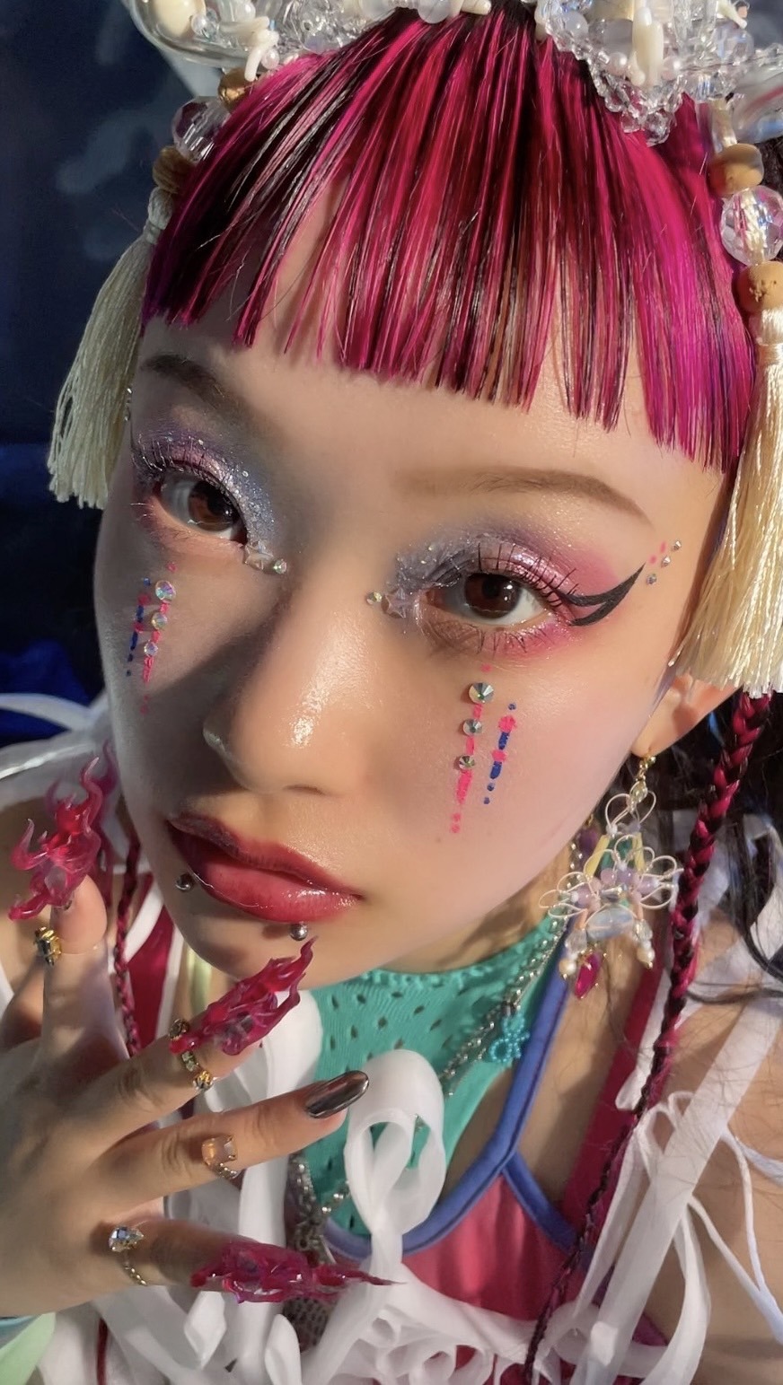 「マーメイド」MV撮影時のオフショット。