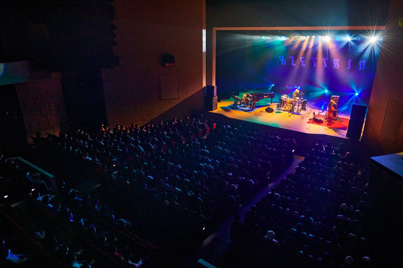 「H ZETTRIO DYNAMICS! 2023 ～Christmas Special～」の様子。（Photo by ViVi Koharu）