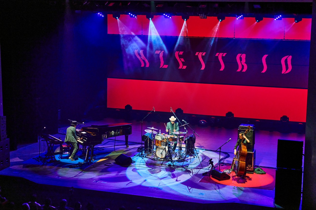 「H ZETTRIO DYNAMICS! 2023 ～Christmas Special～」の様子。（Photo by ViVi Koharu）