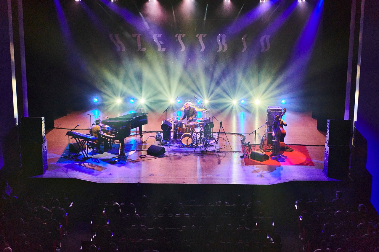 「H ZETTRIO DYNAMICS! 2023 ～Christmas Special～」の様子。（Photo by ViVi Koharu）