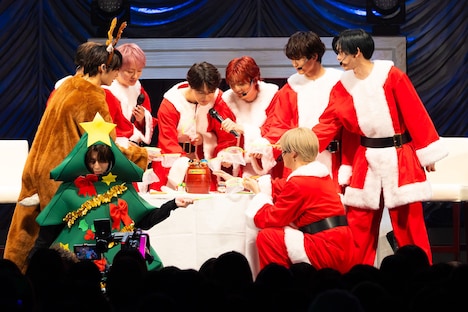 「しりとり黒ひげ出発進行」ゲームの様子。（撮影：寺本篤史）