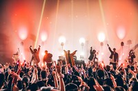 梅田サイファーのライブの様子。（撮影：ヨシモリユウナ）