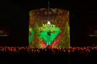 百田夏菜子「Talk With Me Xmas Night ～シンデレラタイム～」の様子。