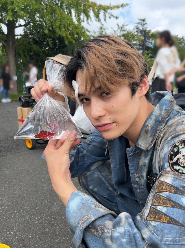 「100秒の拳王 -ケンカバトルロワイアル-」撮影中のTETTA。