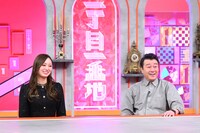 左から梅澤美波（乃木坂 46）、加藤浩次（極楽とんぼ）。 (c)TBS