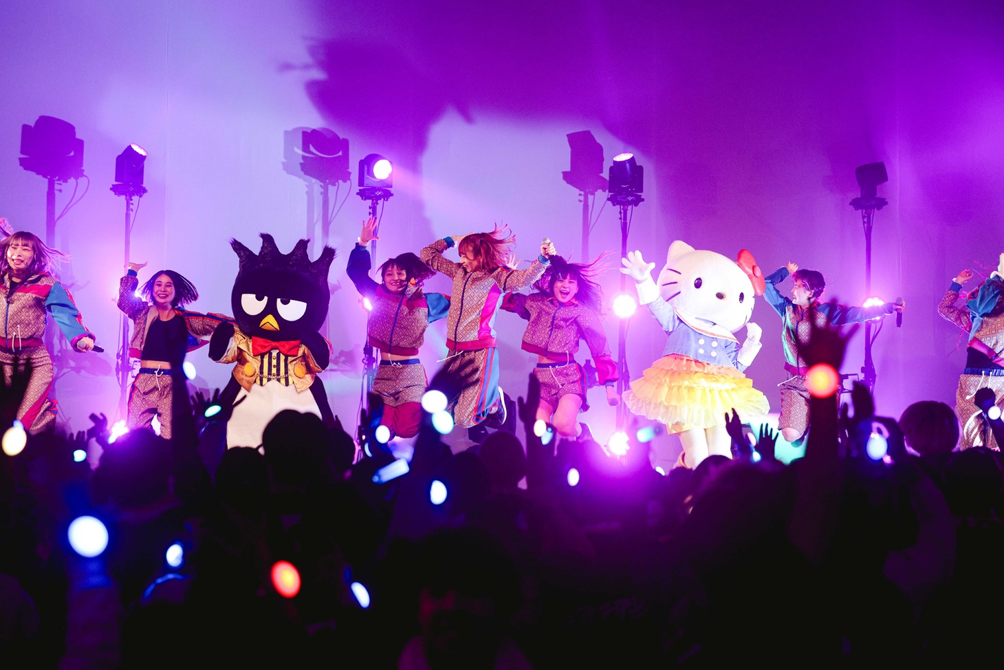 GANG PARADEと、バッドばつ丸、ハローキティのコラボの様子。（写真：ヨシモリユウナ）