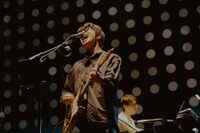 岸田繁（Vo, G）（撮影：三田村亮）