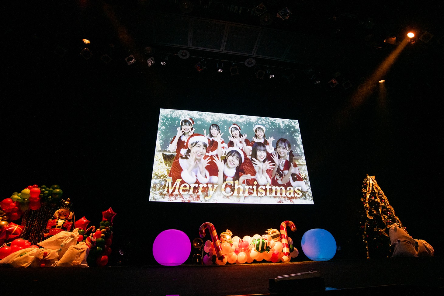ラフ×ラフ 3rdワンマンライブ「クリぼっち大リベンジ祭り」の様子。