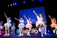 Meijiタイアップ曲「クライアント」を歌うラフ×ラフ。