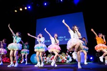 Meijiタイアップ曲「クライアント」を歌うラフ×ラフ。