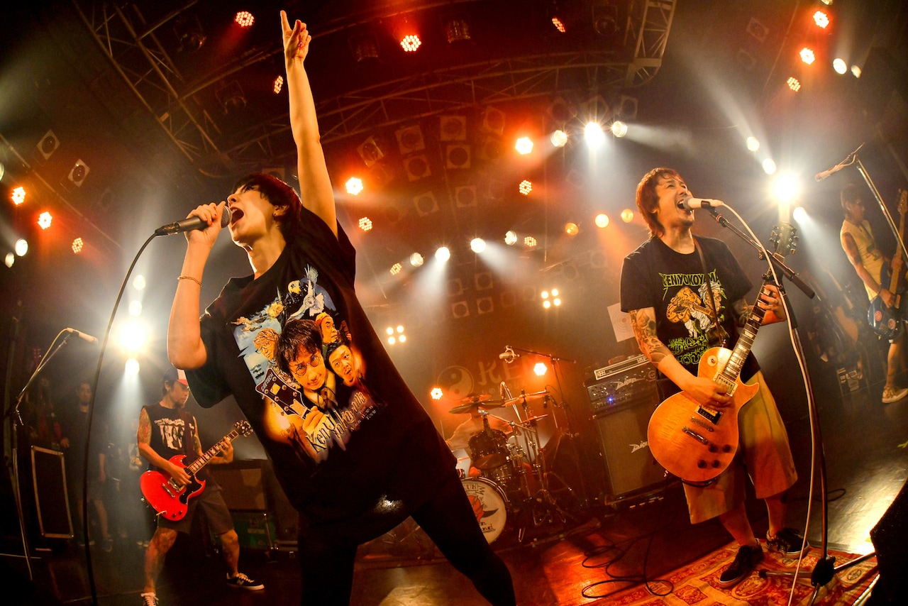 Ken Yokoyamaの2023年ラストライブ、木村カエラのサプライズ登場で熱気急上昇