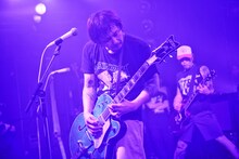 横山健（Vo, G / Ken Yokoyama）（撮影：半田安政）