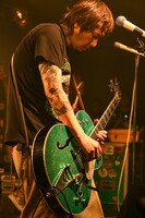 横山健（Vo, G / Ken Yokoyama）（撮影：岸田哲平）