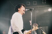 熊野和也（B, Vo / KUZIRA）（撮影：酒井雅斗）