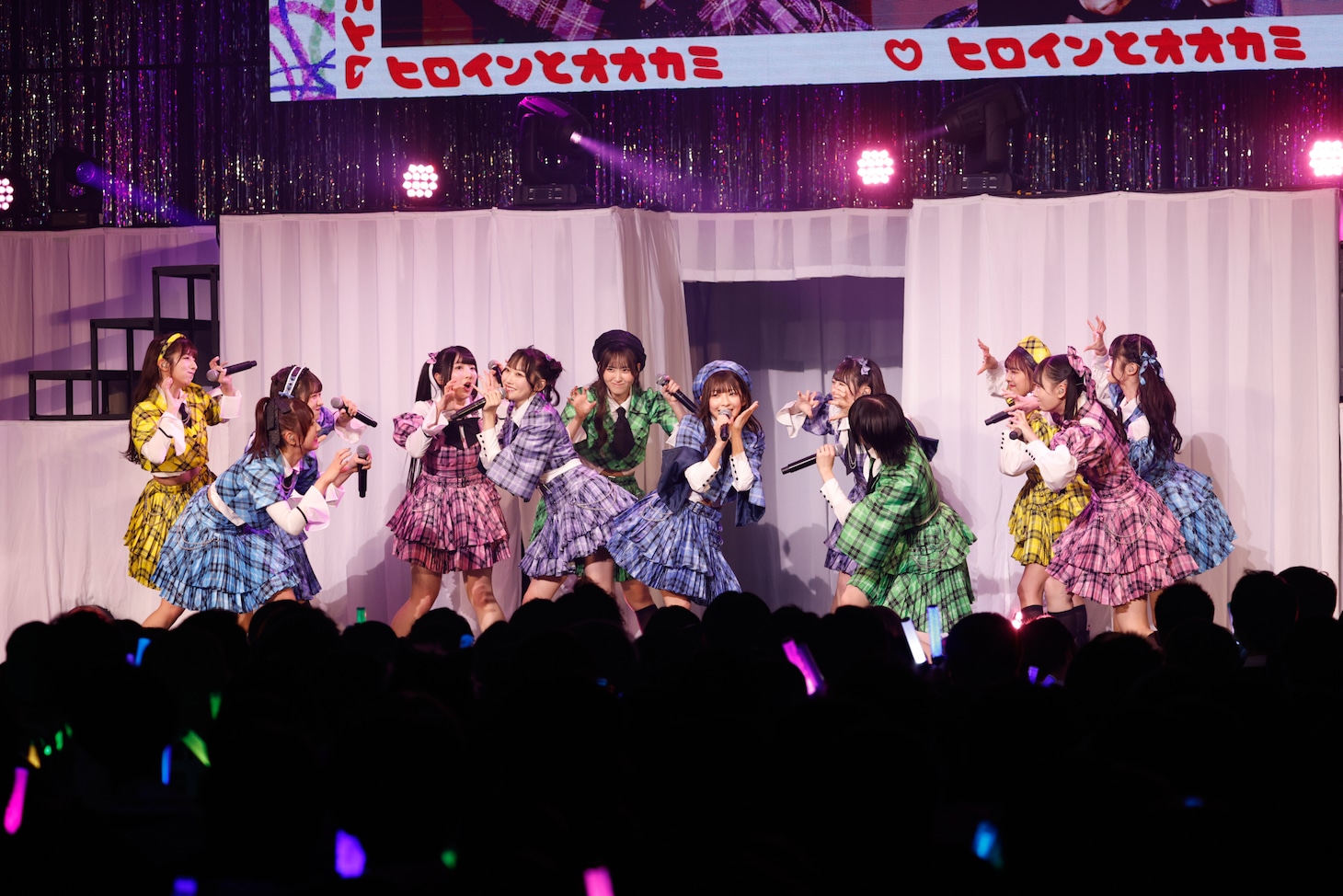 「≠ME 特別公演 2023」の様子。(c)YOANI