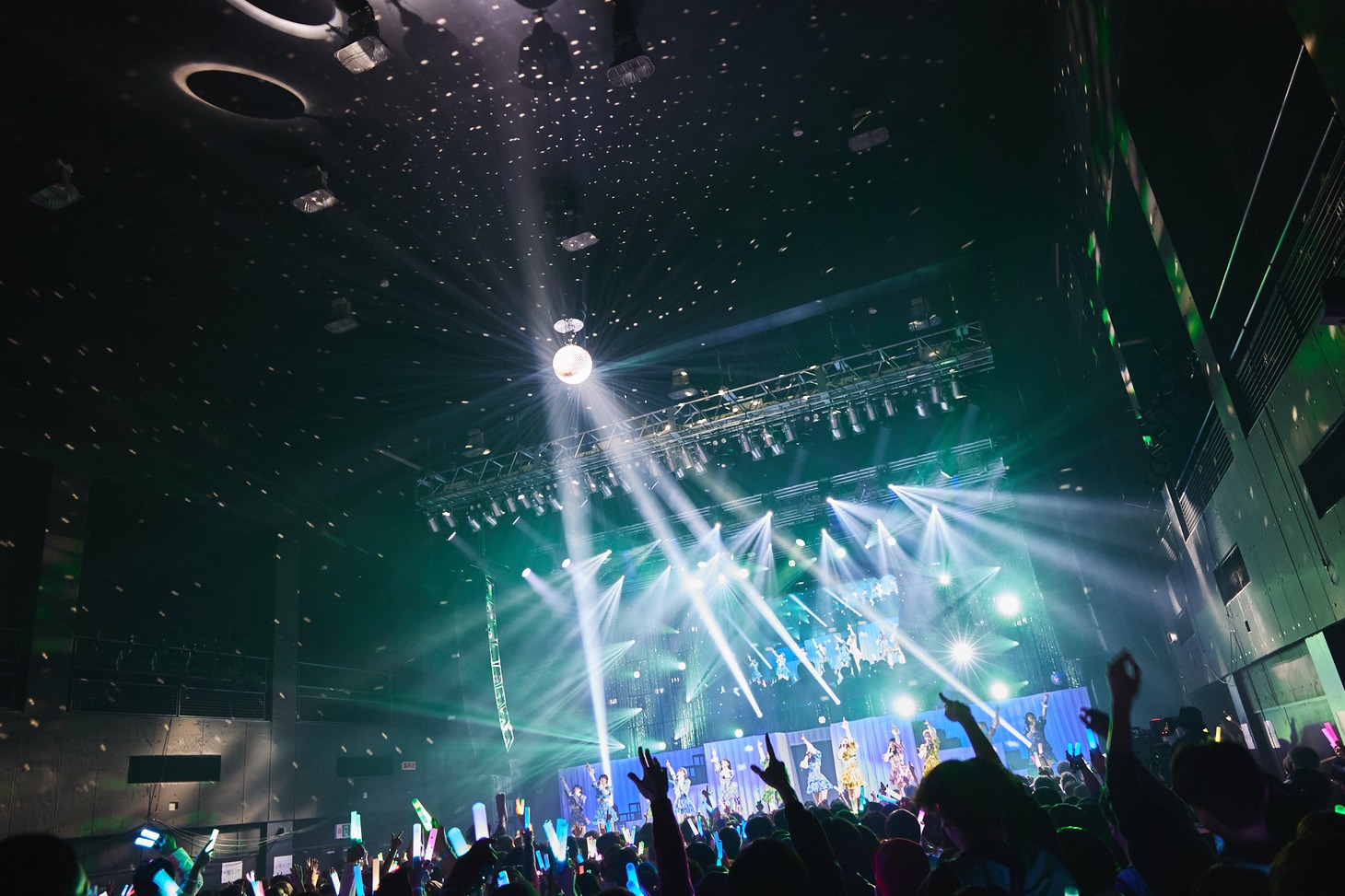「≠ME 特別公演 2023」の様子。(c)YOANI