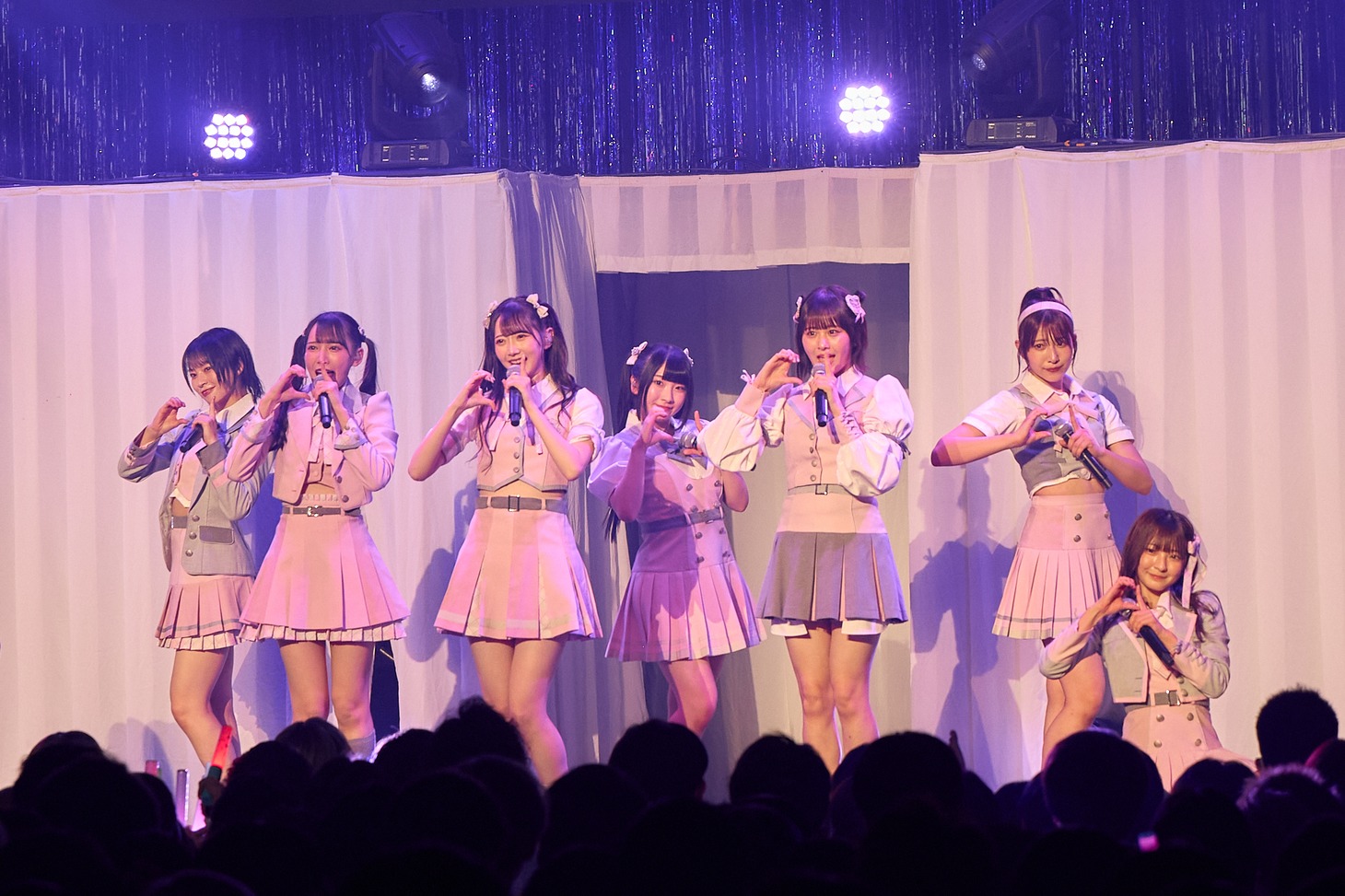 「≠ME 特別公演 2023」の様子。(c)YOANI