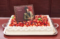 「ASKA Dinner Show 2023」で用意されたケーキ。（撮影：大橋祐希）