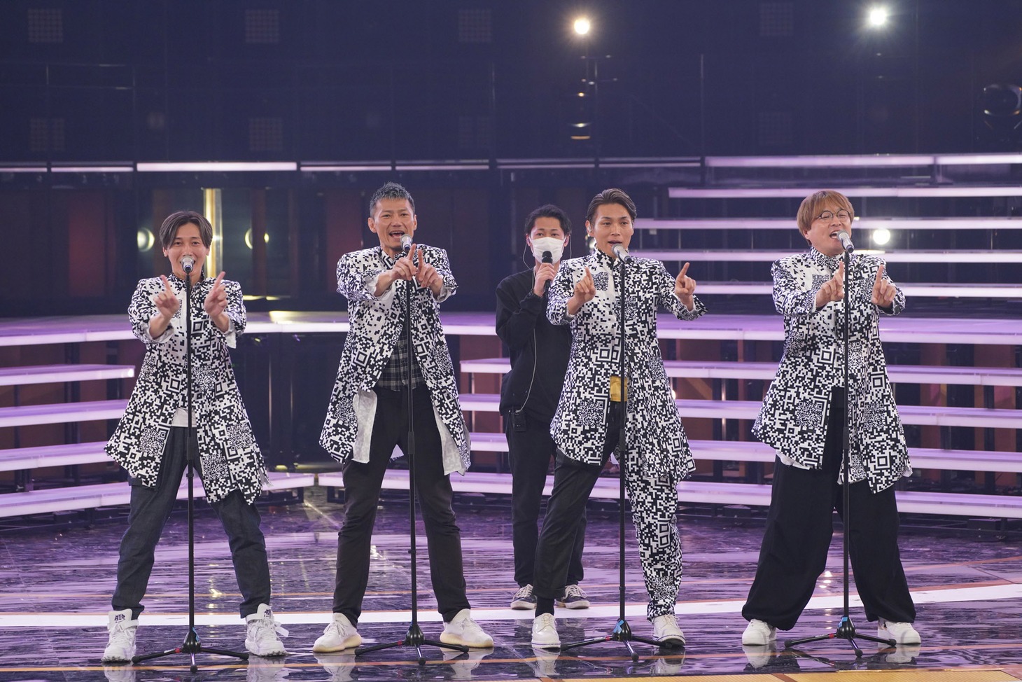 純烈 (c)NHK