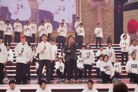 三山ひろしの音合わせの様子。 (c)NHK