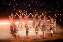 「50th Anniversary 松任谷由実コンサートツアー The Journey」の様子。（撮影：田中聖太郎）