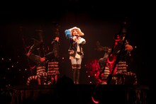 「50th Anniversary 松任谷由実コンサートツアー The Journey」の様子。（撮影：田中聖太郎）