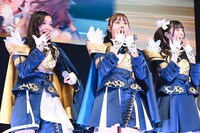 左から安杜羽加、葉月結菜、律月ひかる。