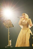 浜崎あゆみ（撮影：嘉茂雅之、高浜栄蔵、山辺学）