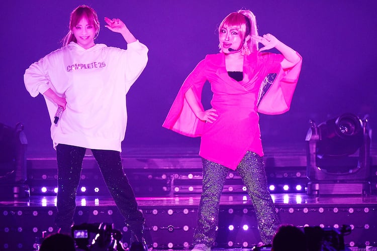 浜崎あゆみカウントダウンライブにサプライズゲスト（ライブレポート 