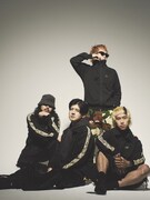 トラックジャケットを着用したPaledusk。