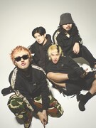 トラックジャケットを着用したPaledusk。