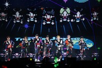 「LEVEL UP」を歌い踊るTravis Japan。