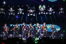 「LEVEL UP」を歌い踊るTravis Japan。