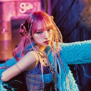 YENA新作ジャケット公開、一味違ったスタイリング