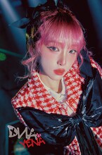 YENA「DNA」初回限定盤Bジャケット