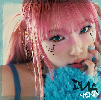 YENA「DNA」通常盤ジャケット